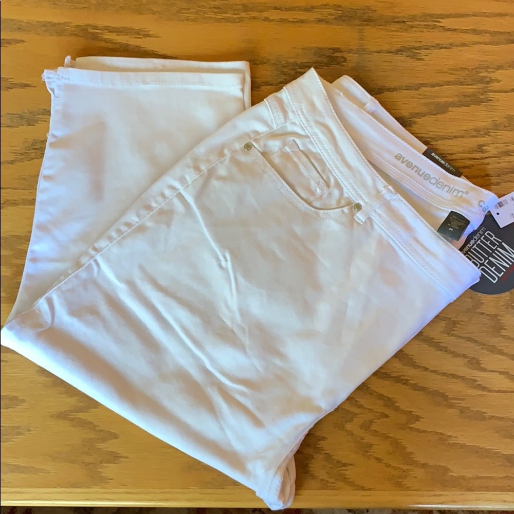 White Capri stretch denim. Never been worn